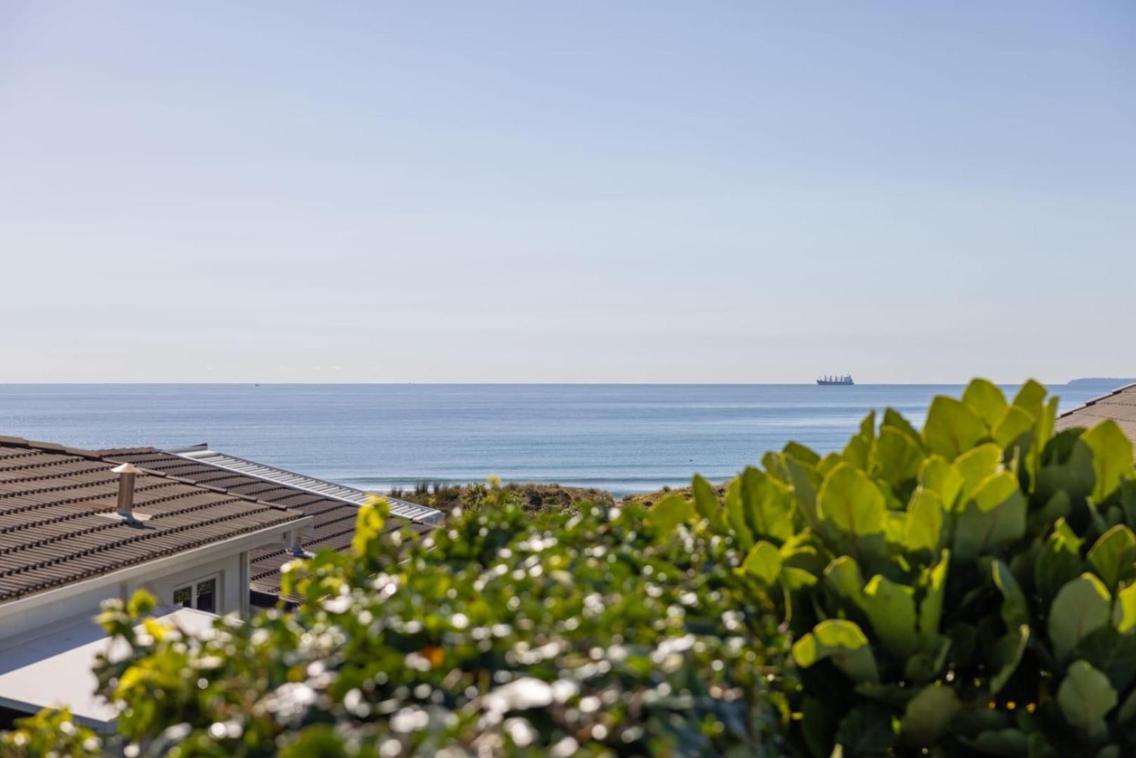 Seaside Beach Retreat - Outdoor living Villa Mount Maunganui Buitenkant foto