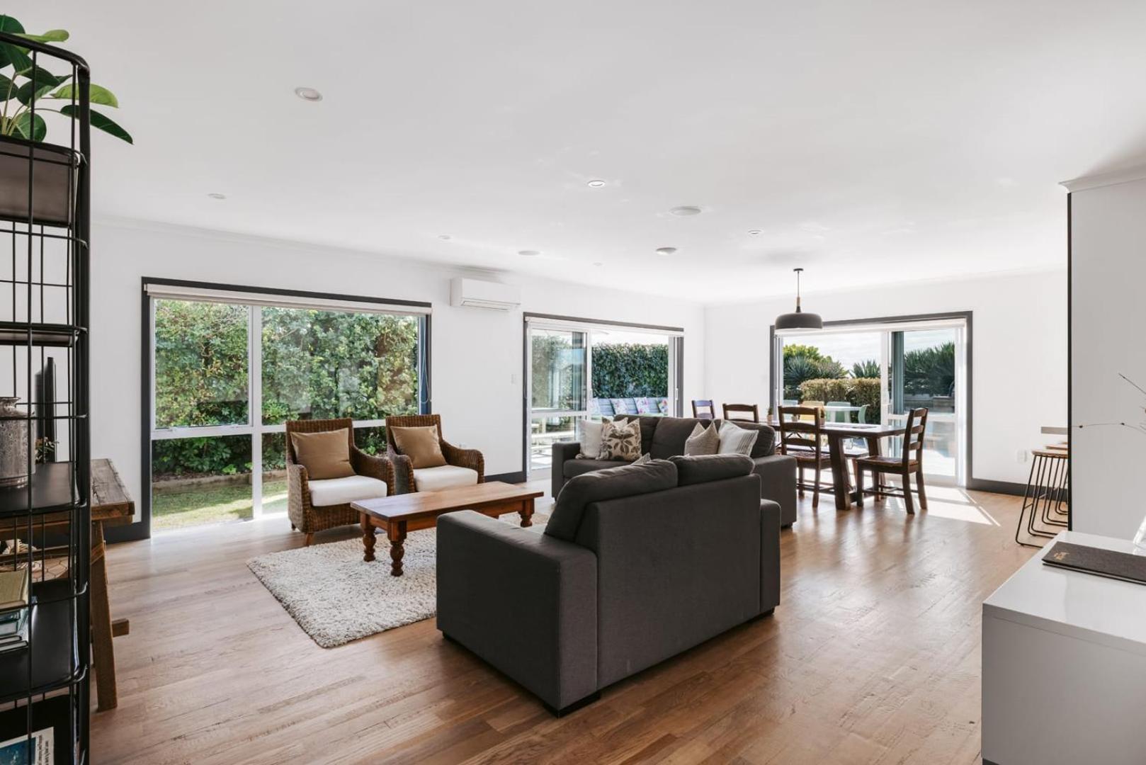 Seaside Beach Retreat - Outdoor living Villa Mount Maunganui Buitenkant foto